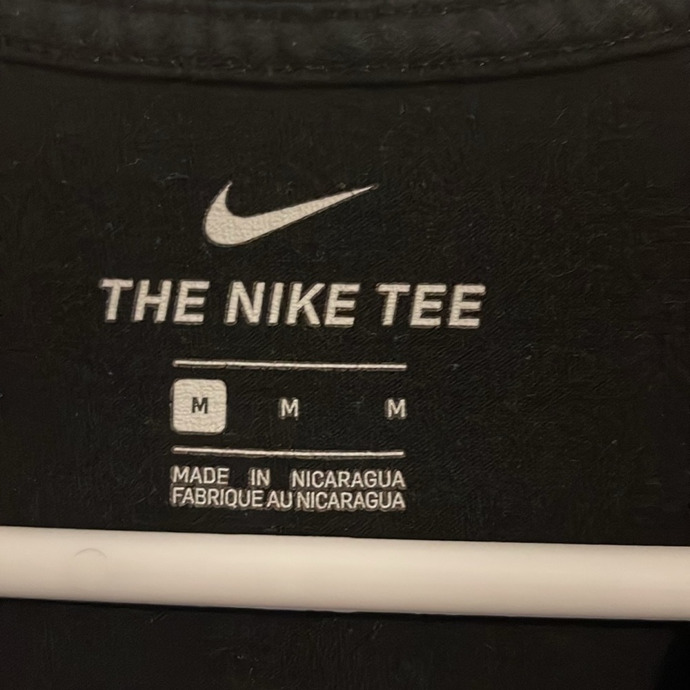 Nike - Picture 2 of 3